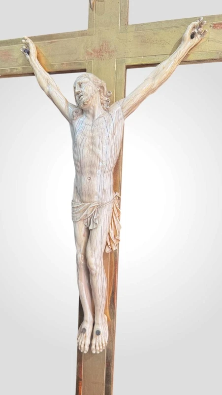 Crucifix with Christ in Ivory within gilded frame - 18th century