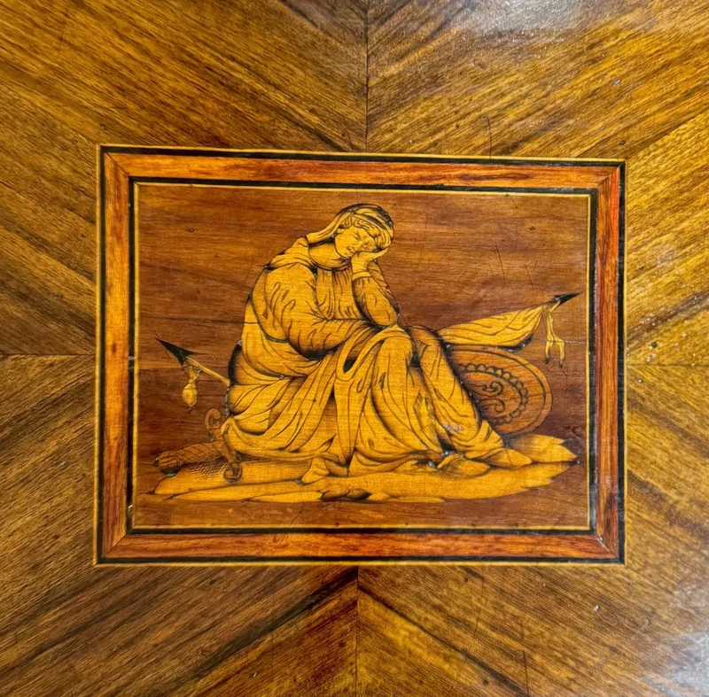 COMMODE NÉOCLASSIQUE MARQUETÉE LUIGI XVI