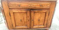 Grand buffet antique à encoches Vénétie 18ème siècle en merisier massif