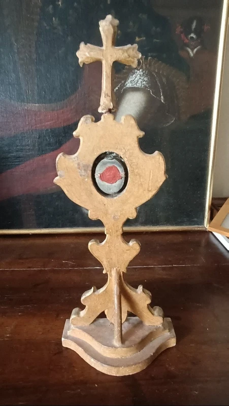 Reliquiario in legno dorato XVIII secolo -   reliquia Santa Lucia H.43 CM