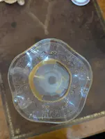Glass vase decorated with gold motifs