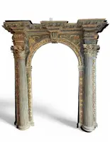 Ancien grand portail en bois sculpté, laqué et doré XVIe siècle XVIIe siècle