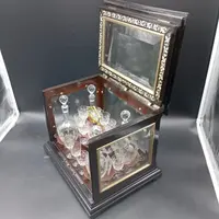 19TH CENTURY EBONIZED WOOD AND CRYSTAL LIQUEUR CAVE' A LIQUEUR