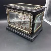 19TH CENTURY EBONIZED WOOD AND CRYSTAL LIQUEUR CAVE' A LIQUEUR