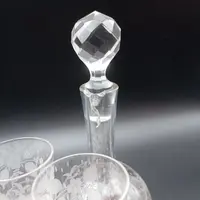 19TH CENTURY EBONIZED WOOD AND CRYSTAL LIQUEUR CAVE' A LIQUEUR