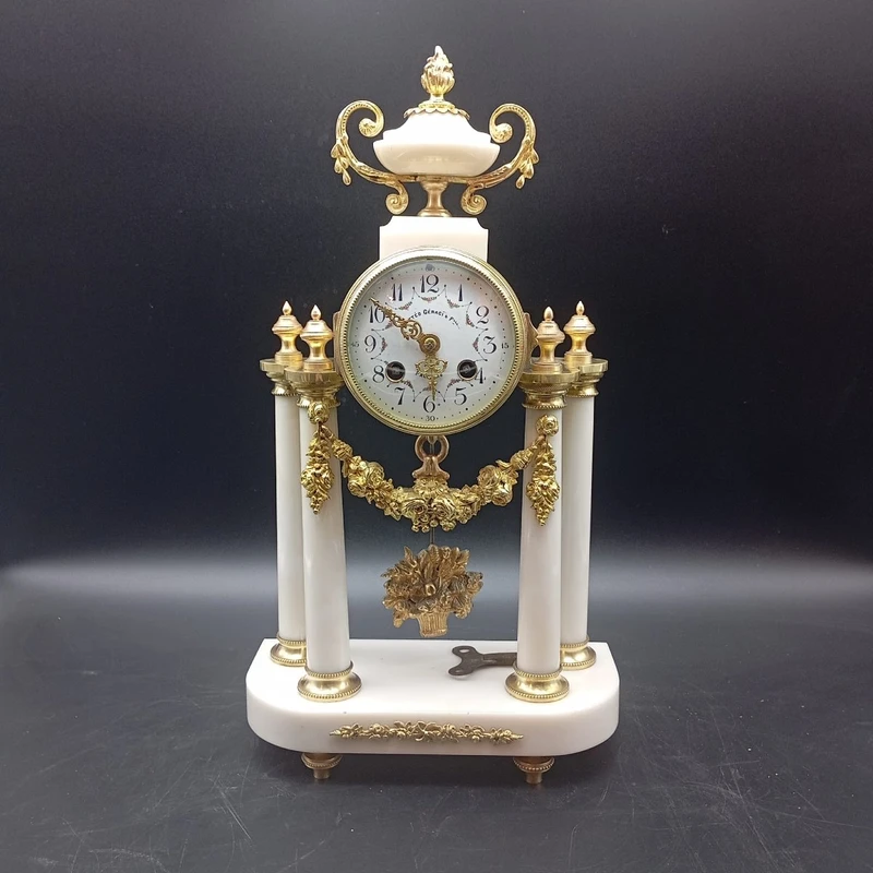 OROLOGIO A PENDOLO IN BRONZO DORATO E MARMO DELLA SECONDA META' DEL XIX SECOLO