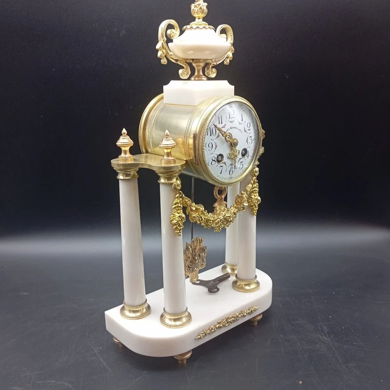 OROLOGIO A PENDOLO IN BRONZO DORATO E MARMO DELLA SECONDA META' DEL XIX SECOLO