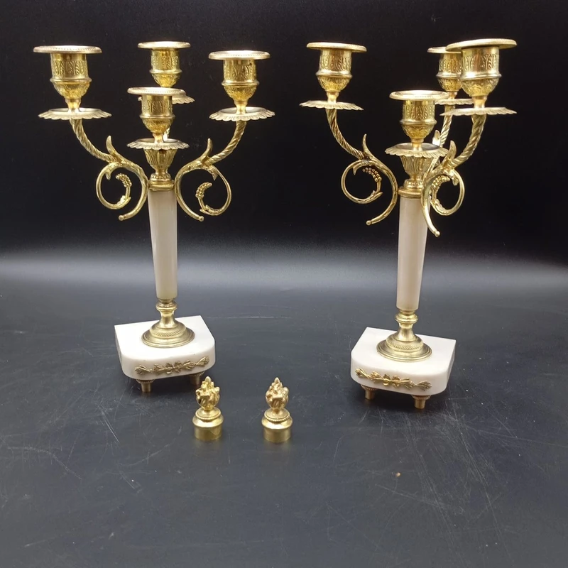 OROLOGIO A PENDOLO IN BRONZO DORATO E MARMO DELLA SECONDA META' DEL XIX SECOLO