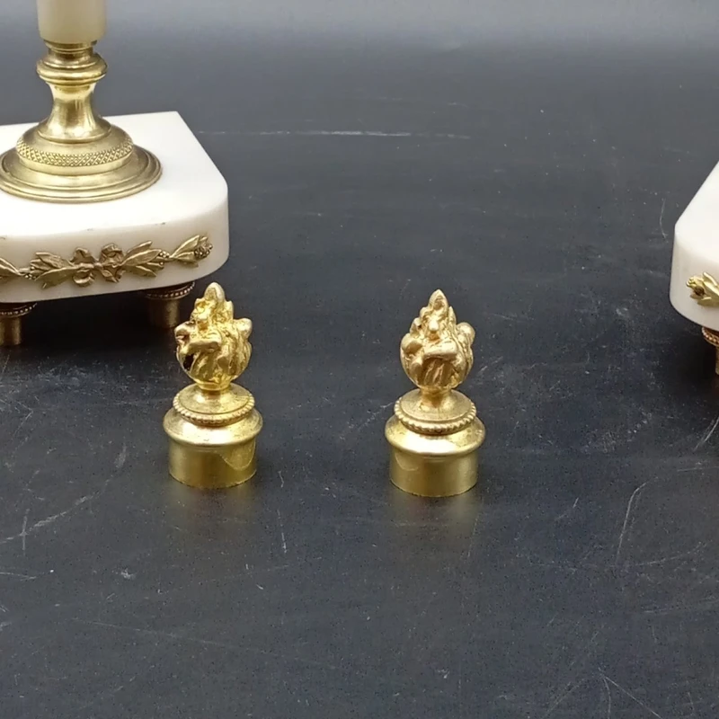 OROLOGIO A PENDOLO IN BRONZO DORATO E MARMO DELLA SECONDA META' DEL XIX SECOLO