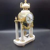 OROLOGIO A PENDOLO IN BRONZO DORATO E MARMO DELLA SECONDA META' DEL XIX SECOLO