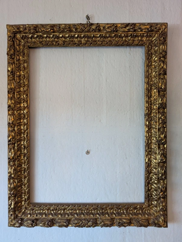 Important 17th century Italian carved and gilded wood frame, entirely original
