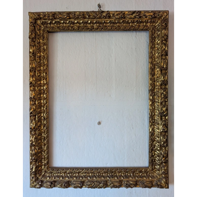 Important 17th century Italian carved and gilded wood frame, entirely original