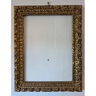 Important 17th century Italian carved and gilded wood frame, entirely original