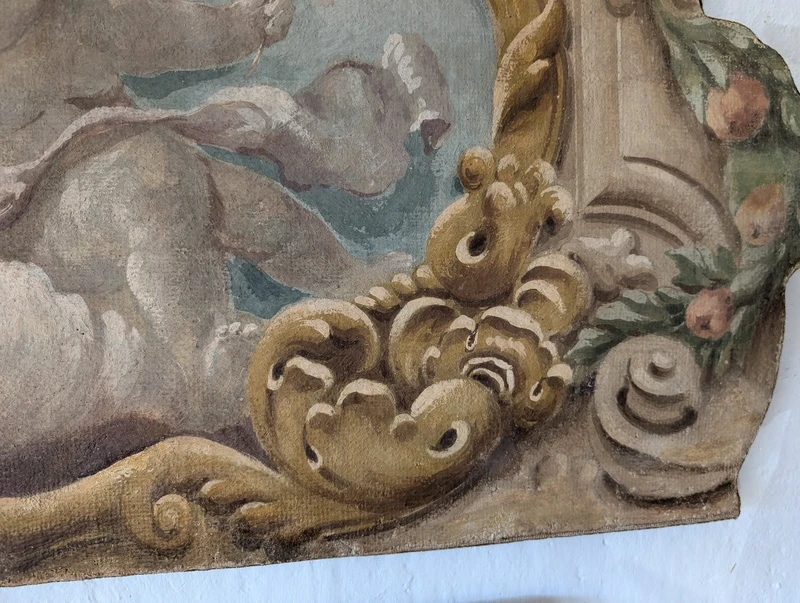 Pannello dipinto con putti entro cornice dipinta stile barocco XX secolo cm 125 x 73