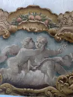 Pannello dipinto con putti entro cornice dipinta stile barocco XX secolo cm 125 x 73
