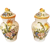 Paire de vases en céramique italienne peints à la main