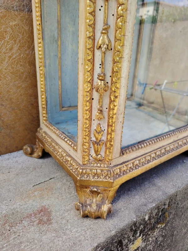 Importante vitrine de fabrication italienne du milieu du XVIIIe siècle, d'époque Louis XV,