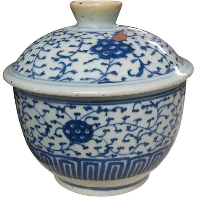 JARRE ANCIENNE EN PORCELAINE BLEU-BLANC DE CHINE PÉRIODE QING XIXE SIÈCLE