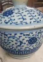 JARRE ANCIENNE EN PORCELAINE BLEU-BLANC DE CHINE PÉRIODE QING XIXE SIÈCLE