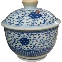 JARRE ANCIENNE EN PORCELAINE BLEU-BLANC DE CHINE PÉRIODE QING XIXE SIÈCLE