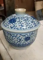 JARRE ANCIENNE EN PORCELAINE BLEU-BLANC DE CHINE PÉRIODE QING XIXE SIÈCLE