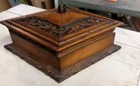 Ancien coffret en losange en bois sculpté 19ème siècle Italie