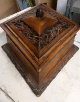 Ancien coffret en losange en bois sculpté 19ème siècle Italie