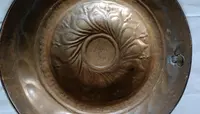Assiette d'aumône ancienne en laiton, 17ème siècle -ELEMOSINIERE