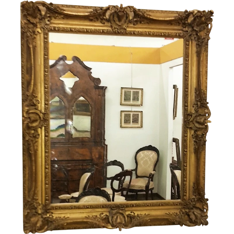 Miroir en plâtre doré restauré