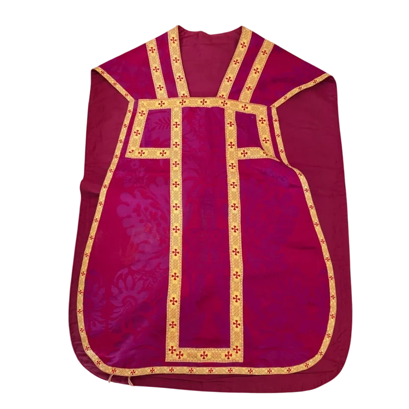 Chasuble ecclésiastique en damas rouge