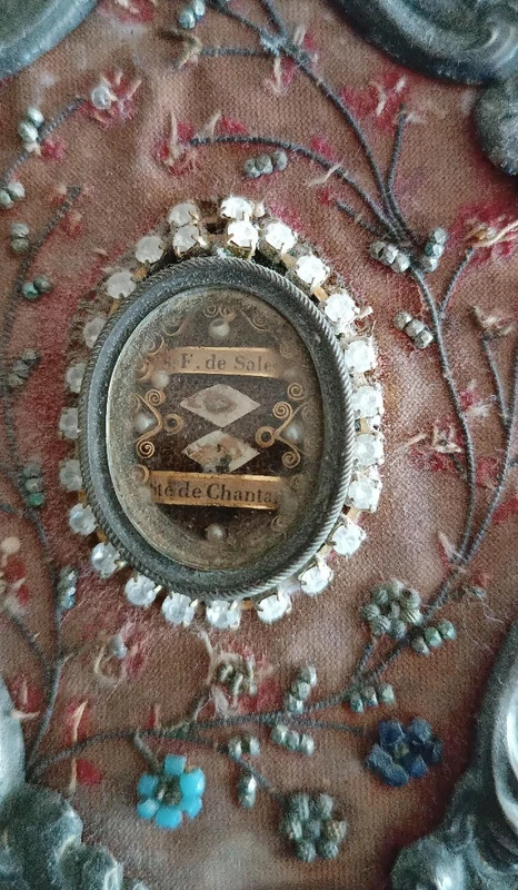 Antico Reliquiario in argento con reliquie 20x17 cm