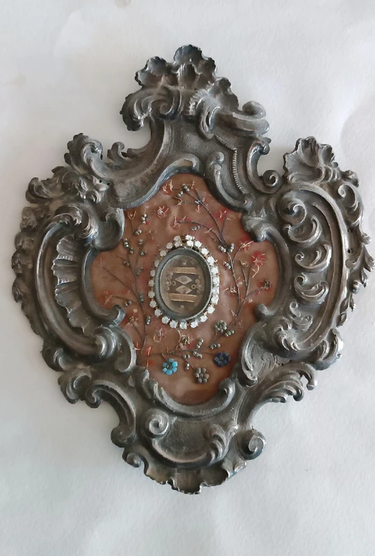 Antico Reliquiario in argento con reliquie 20x17 cm