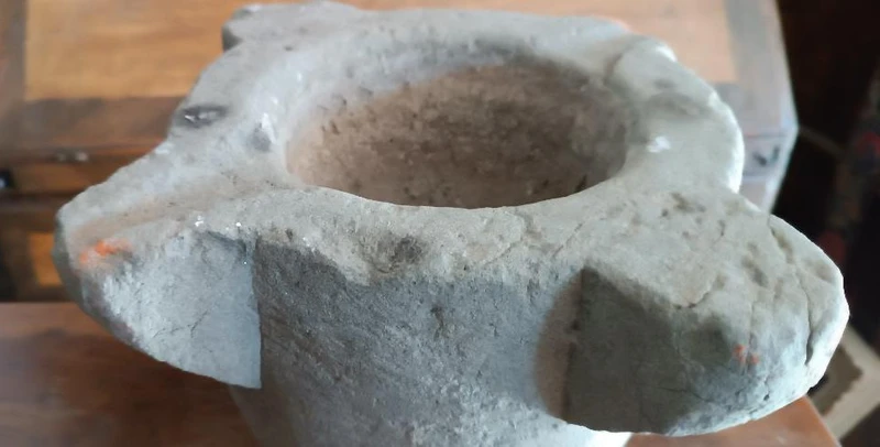 Mortaio in pietra XVII secolo italia