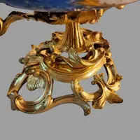 CIOTOLA CENTROTVOLA IN PORCELLANA DI SEVRES E BRONZO DORATO NAPOLEONE III