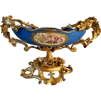 CIOTOLA CENTROTVOLA IN PORCELLANA DI SEVRES E BRONZO DORATO NAPOLEONE III