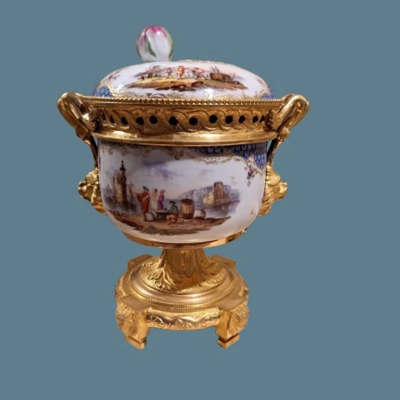 COPPIA DI BRUCIAPROFUMI DELLA SECONDA META' DEL XIX SECOLO DI MEISSEN AUGUST REX HELENA WOLFSOH