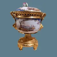 COPPIA DI BRUCIAPROFUMI DELLA SECONDA META' DEL XIX SECOLO DI MEISSEN AUGUST REX HELENA WOLFSOH