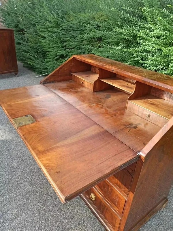 Rabat secretaire antique du 18e siècle en Toscane