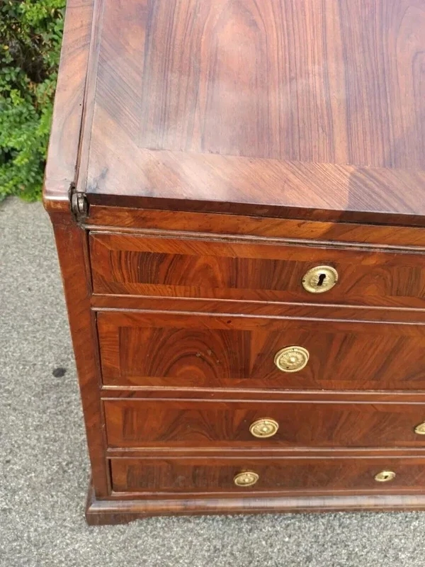 Rabat secretaire antique du 18e siècle en Toscane