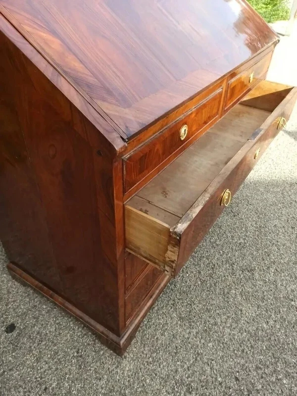 Rabat secretaire antique du 18e siècle en Toscane