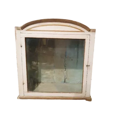 Vitrine en bois laqué et doré 18e siècle