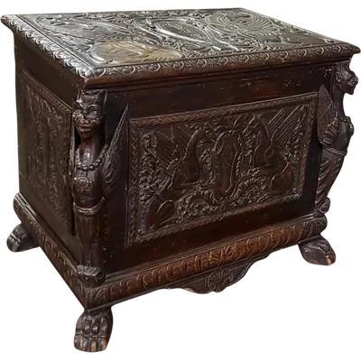 PETIT COFFRET EN BOIS FINEMENT SCULPTÉ STYLE RENAISSANCE XIXE SIÈCLE TOSCANE