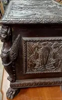 SMALL FINELY CARVED WOODEN CASE RENAISSANCE STYLE XIX CENTURY TUSCANY