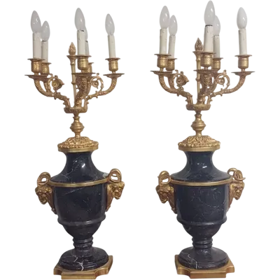 paire de grands candélabres en marbre et bronze doré