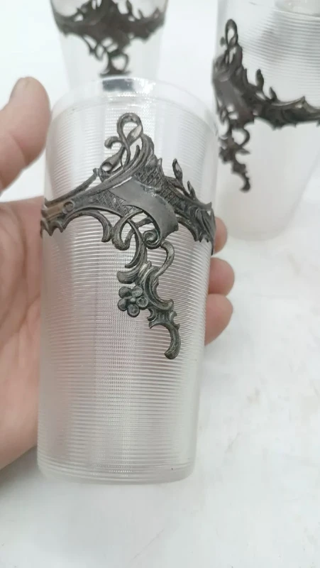 Plateau avec carafe et 6 verres verre et métal argenté époque art noveau