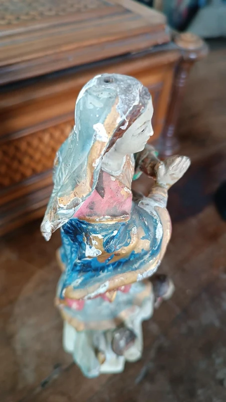 antica piccola scultura in legno ,madonna immacolata sud america XIX secolo