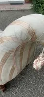 panca scendiletto in legno lavorato e sagomato imbottita con elegante stoffa