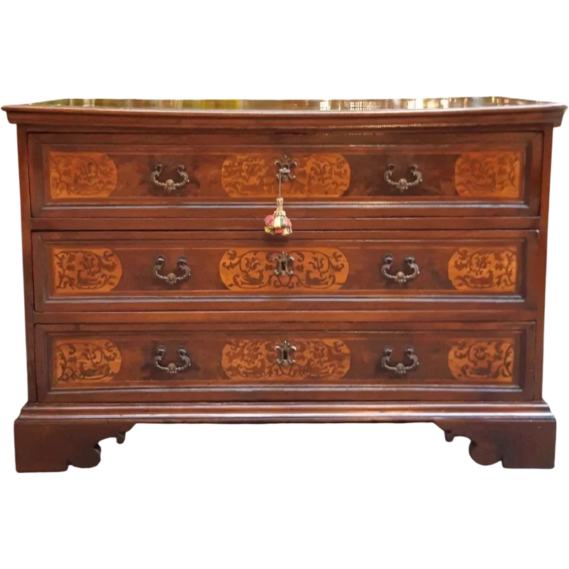 Commode ancienne en marqueterie de Vénétie