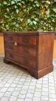 Commode ancienne en marqueterie de Vénétie