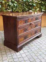 Commode ancienne en marqueterie de Vénétie